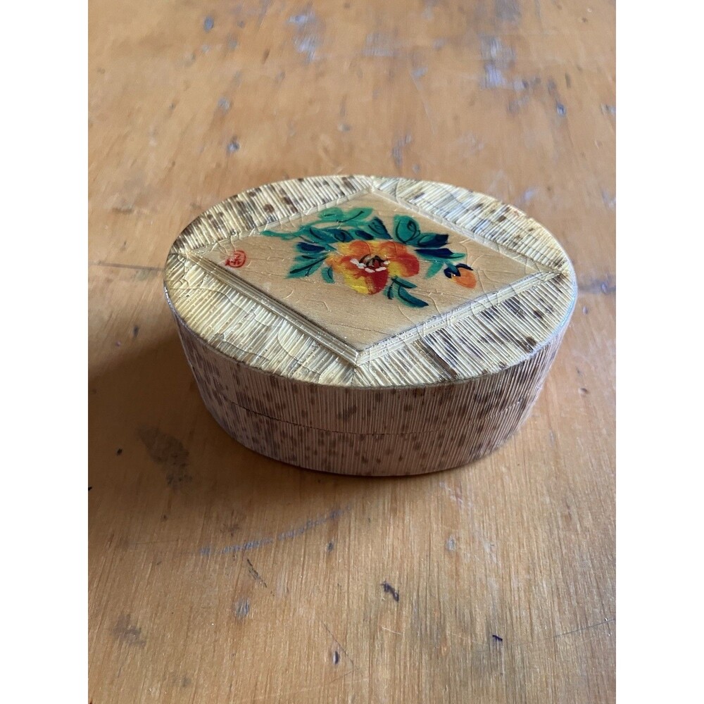 VTG Chinese Bamboo Straw Marquetry Flower Oval Trinket Small 3” Green Silk Lined - Picture 2 of 7